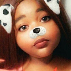 Meet your Posher, Adria